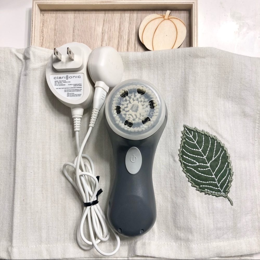 SOLD | Clarisonic Mia Sonic Skin Cleansing System
